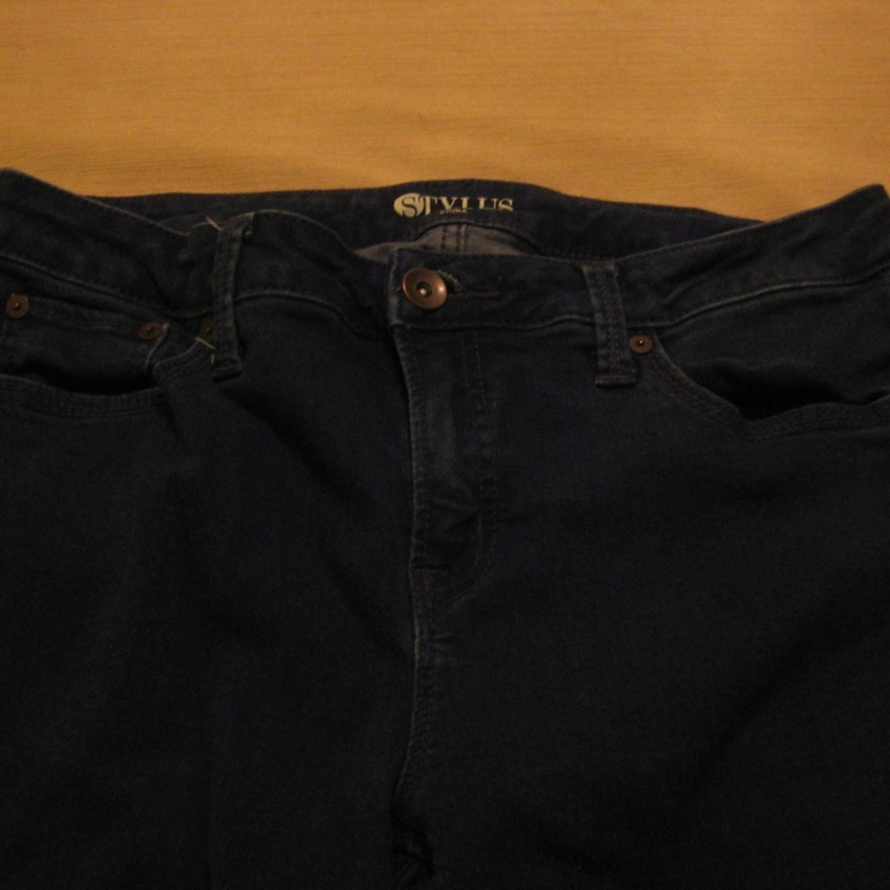 Stylus Skinny Ankle Size 32/12 Gently Worn